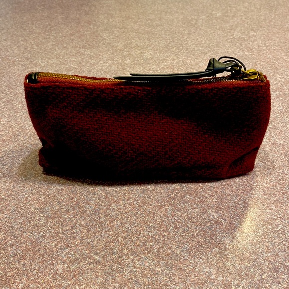 Beautiful NWT Pistil Zip Top Clutch - Picture 2 of 6